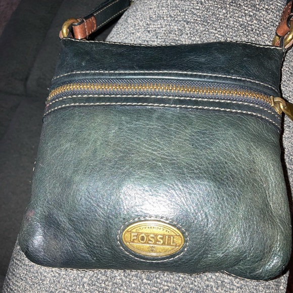Fossil Black Leather Crossbody Bag with Gold Accents - Picture 3 of 10